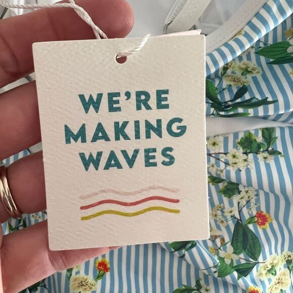 Dippin Daisy's Women's Multicolor Floral Striped‎ One Piece Swimsuit Medium NWT - Picture 11 of 13